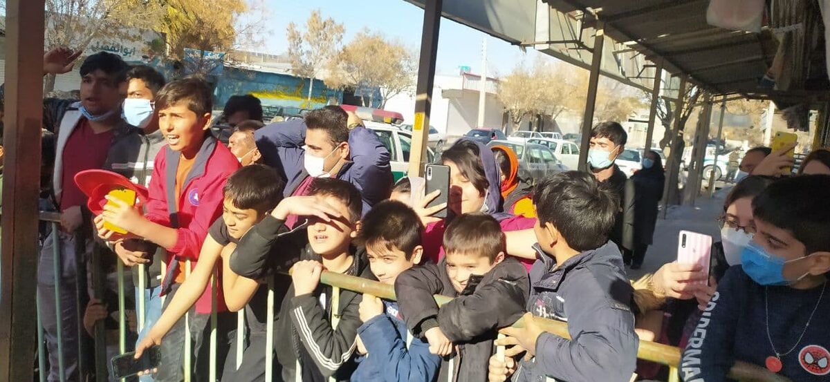 تبعیض بین استقلال و پرسپولیس ؟ اعتراض هواداران پرسپولیس تبعیض بین استقلال و پرسپولیس ؟ اعتراض هواداران پرسپولیس