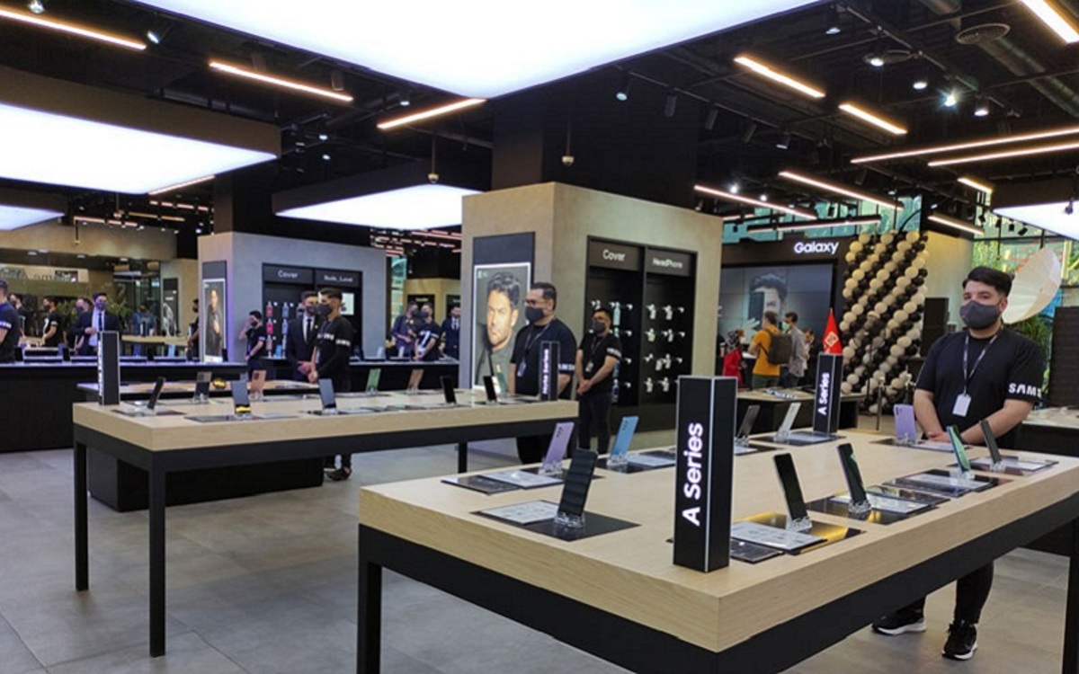 استقبال بازار موبایل از افت قیمت دلار استقبال بازار موبایل از افت قیمت دلار