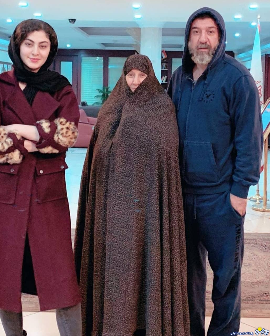 بازیگر زن درکنار زندهیاد علی انصاریان و مادرش/عکس بازیگر زن درکنار زندهیاد علی انصاریان و مادرش/عکس