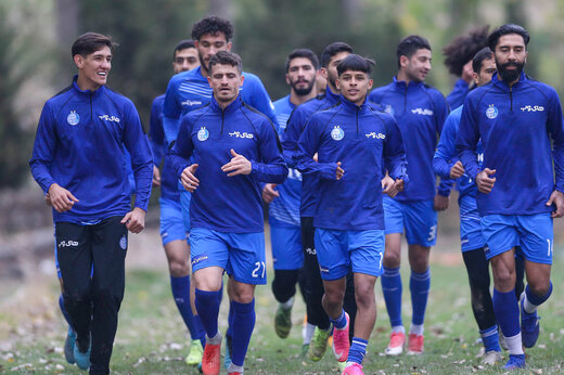 هشدار کادرفنی استقلال به بازیکنان ؛ احتیاط فرهاد ادامه دارد هشدار کادرفنی استقلال به بازیکنان ؛ احتیاط فرهاد ادامه دارد