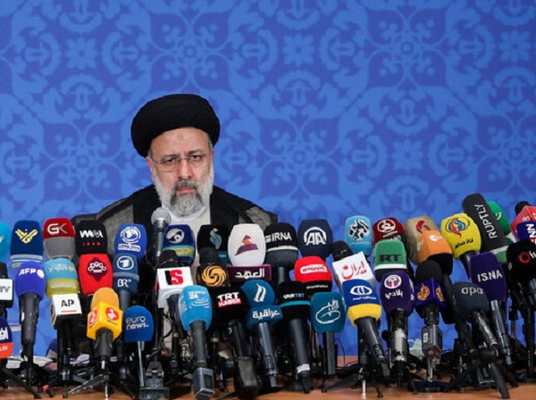 سیاست خارجی ما از برجام شروع نمیشود، به برجام هم منتهی نخواهد شد سیاست خارجی ما از برجام شروع نمیشود، به برجام هم منتهی نخواهد شد