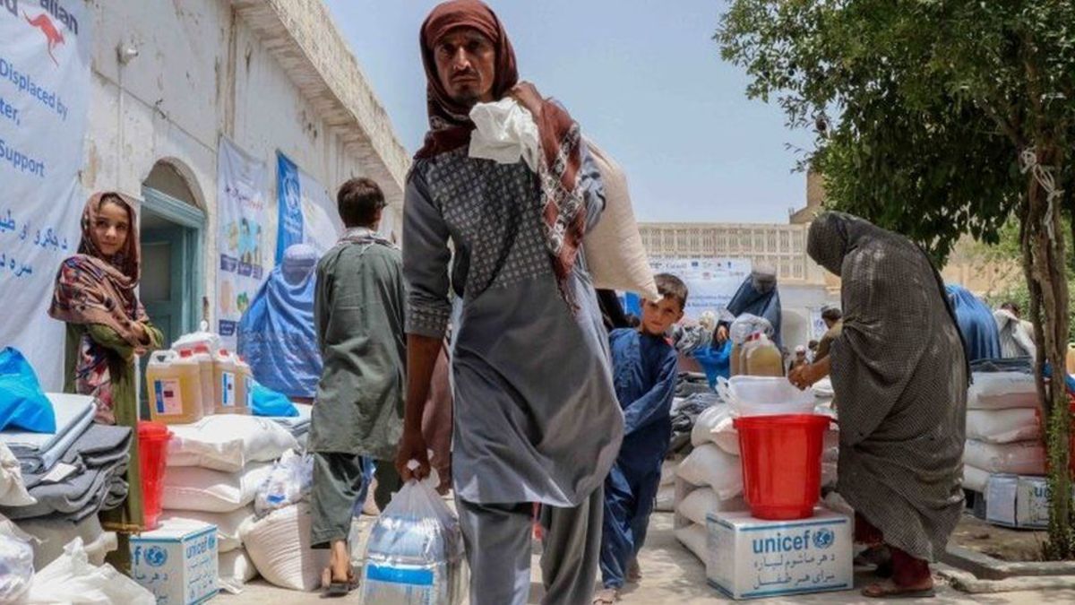 حمله طالبان به فرودگاه قندهار/ درگیری در شهرهای اصلی/ حس و حال شهروندان عادی حمله طالبان به فرودگاه قندهار/ درگیری در شهرهای اصلی/ حس و حال شهروندان عادی