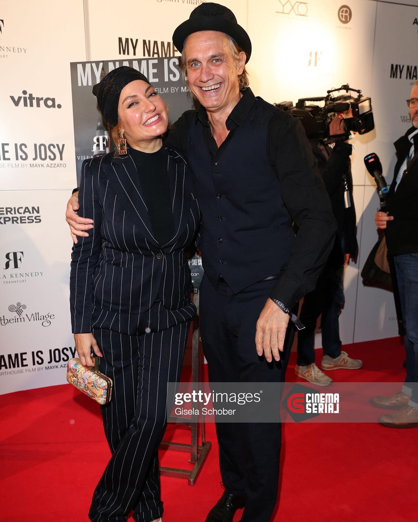 در آغوش گرفتن مهناز افشار توسط بازیگر معروف/عکس در آغوش گرفتن مهناز افشار توسط بازیگر معروف/عکس