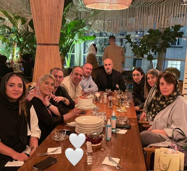 دورهمی دوستانه فریبا نادری برای تولدش + عکس دورهمی دوستانه فریبا نادری برای تولدش + عکس