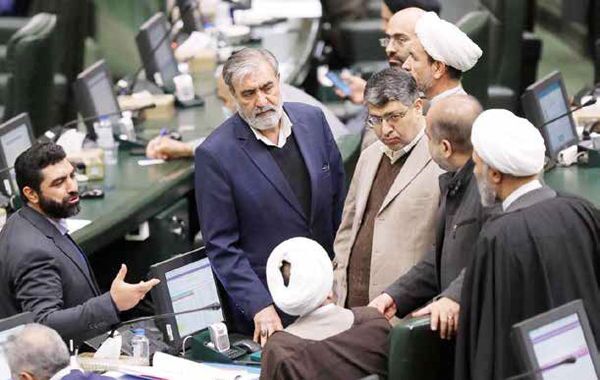 نقض آزادی مشروع مردم با # طرح خفقان