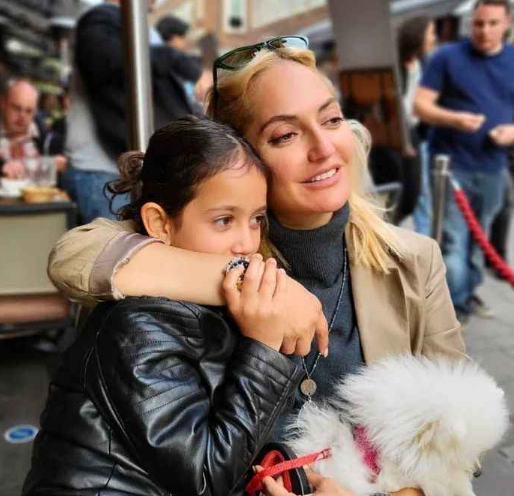 رفاقت صمیمانه مهناز افشار و دخترش + عکس رفاقت صمیمانه مهناز افشار و دخترش + عکس