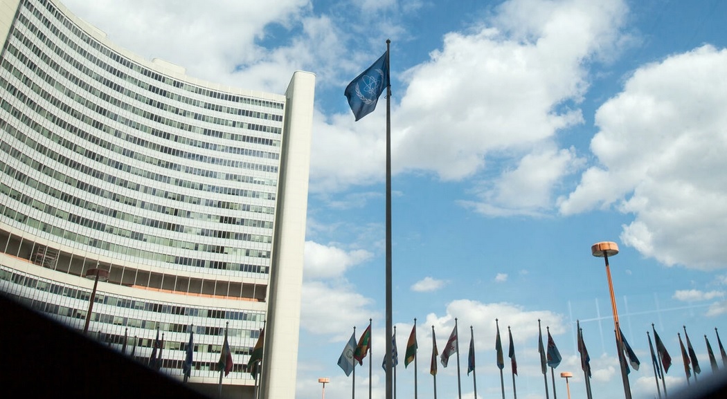 AFP: غربیها در آژانس به دنبال ارسال پیام به ایران هستند اما درهای دیپلماسی را به طور کامل نمیبندند AFP: غربیها در آژانس به دنبال ارسال پیام به ایران هستند اما درهای دیپلماسی را به طور کامل نمیبندند