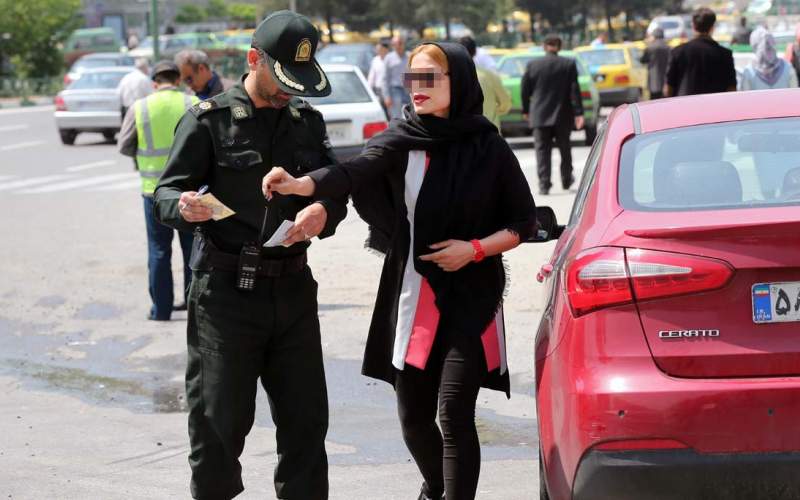 حجاب اجباری شدنی نیست حتی با سمبه پر زور حجاب اجباری شدنی نیست حتی با سمبه پر زور