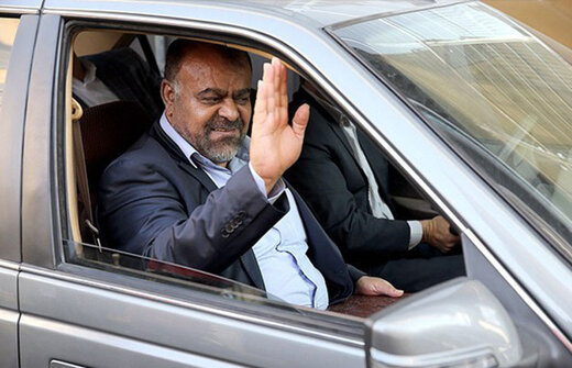 رستم قاسمی وزارتخانه را واگذار میکند؟ / اگر دولت نخواهد تن به تغییر وزیر بدهد ... رستم قاسمی وزارتخانه را واگذار میکند؟ / اگر دولت نخواهد تن به تغییر وزیر بدهد ...