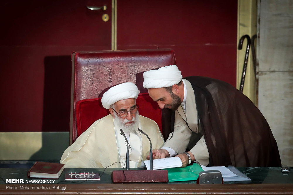 خبرگان و تعیین شاخص رهبری / لیست محرمانه در دست 3نفر خبرگان و تعیین شاخص رهبری / لیست محرمانه در دست 3نفر