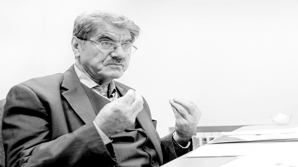 خانواده «ژینا» راه دادخواهی از طریق مراجع قضائی را انتخاب کردهاند خانواده «ژینا» راه دادخواهی از طریق مراجع قضائی را انتخاب کردهاند