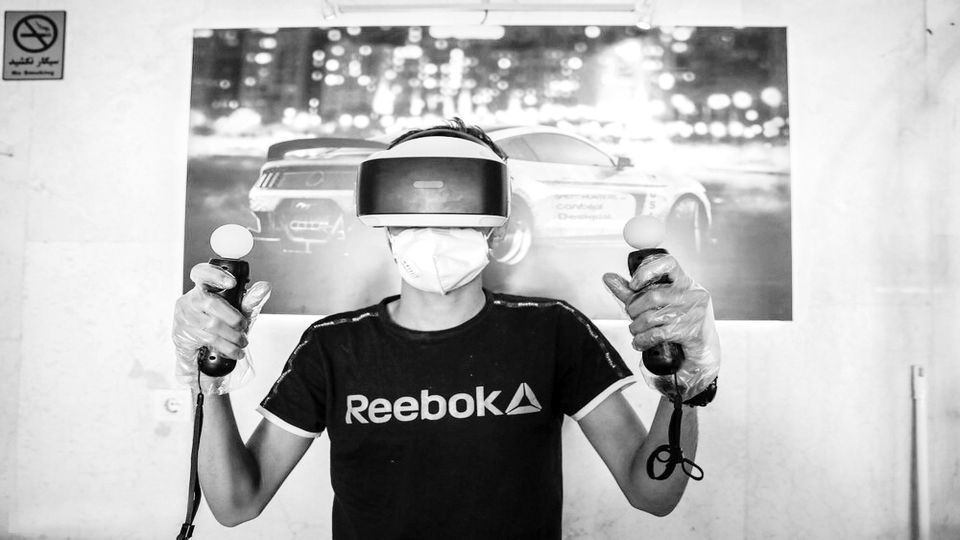 نسل Z چه کسانی هستند و چه ویژگیهایی دارند؟ نسل Z چه کسانی هستند و چه ویژگیهایی دارند؟