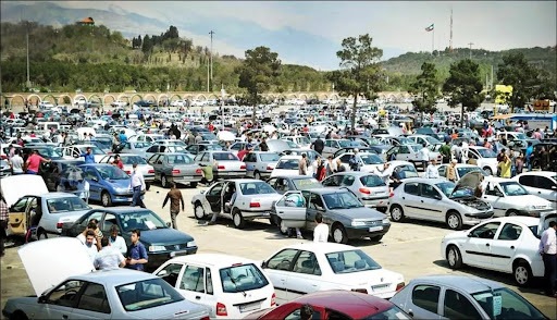 بازار خودرو باز هم متلاطم شد/انحراف به چپ فروشندگان به سمت خریداران بازار خودرو باز هم متلاطم شد/انحراف به چپ فروشندگان به سمت خریداران