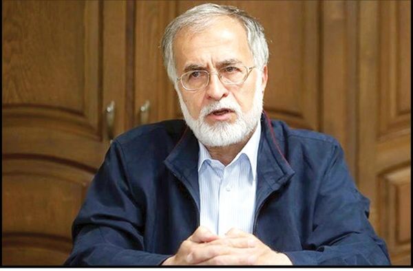 گرفتاری ما با رئیسی این است که ایشان از موضع خدا فرمان صادر میکند گرفتاری ما با رئیسی این است که ایشان از موضع خدا فرمان صادر میکند