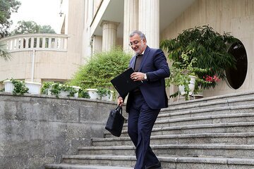 داماد زاکانی در شهرداری چه میکند؟ داماد زاکانی در شهرداری چه میکند؟