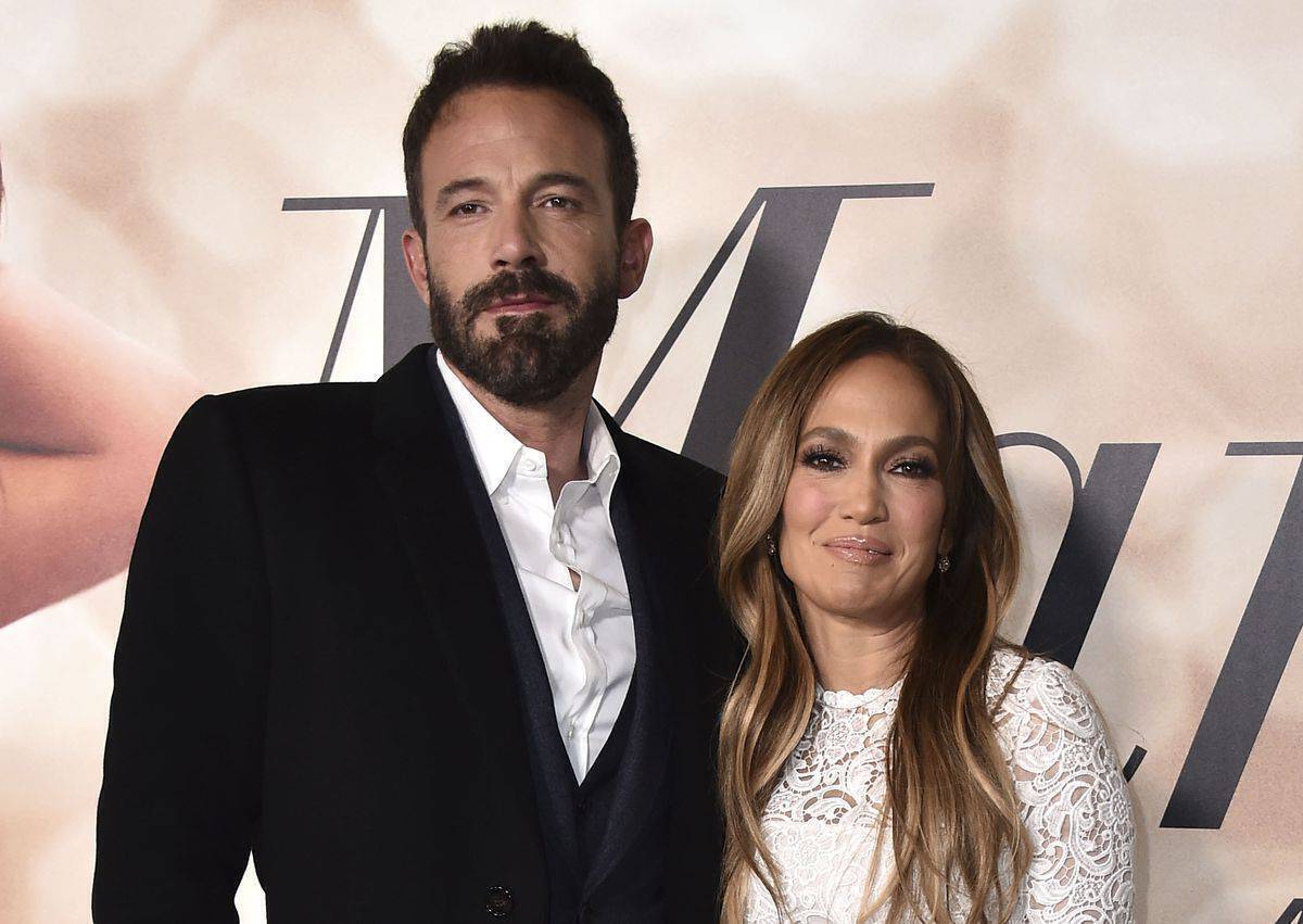 رفتار زننده جنیفر لوپز با دختران هوادار همسرش/عکس رفتار زننده جنیفر لوپز با دختران هوادار همسرش/عکس