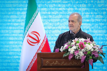 پزشکیان: با آدمهای بیسواد، فرصت طلب و ریاکار نمیتوانیم به جایی برسیم/ مملکت را رها نمیکنیم / نیازمند کسانی هستیم که درد مردم را داشته باشند پزشکیان: با آدمهای بیسواد، فرصت طلب و ریاکار نمیتوانیم به جایی برسیم/ مملکت را رها نمیکنیم / نیازمند کسانی هستیم که درد مردم را داشته باشند