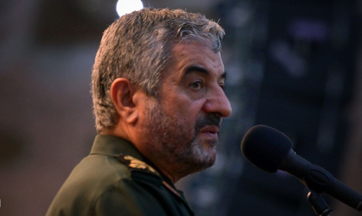 عزیز جعفری، فرمانده پیشین سپاه: بزرگترین دستاورد جنگ سوریه برای ما ایجاد هماهنگی دهها هزار نیروی عراقی، سوری، افغانی، ایرانی و لبنانی در کنار همدیگر بود عزیز جعفری، فرمانده پیشین سپاه: بزرگترین دستاورد جنگ سوریه برای ما ایجاد هماهنگی دهها هزار نیروی عراقی، سوری، افغانی، ایرانی و لبنانی در کنار همدیگر بود