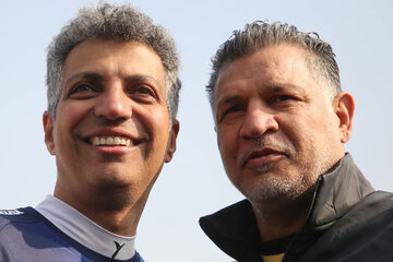 عکس| پا به توپ شدن فرشتهها در حضور علی دایی و عادل فردوسیپور عکس| پا به توپ شدن فرشتهها در حضور علی دایی و عادل فردوسیپور