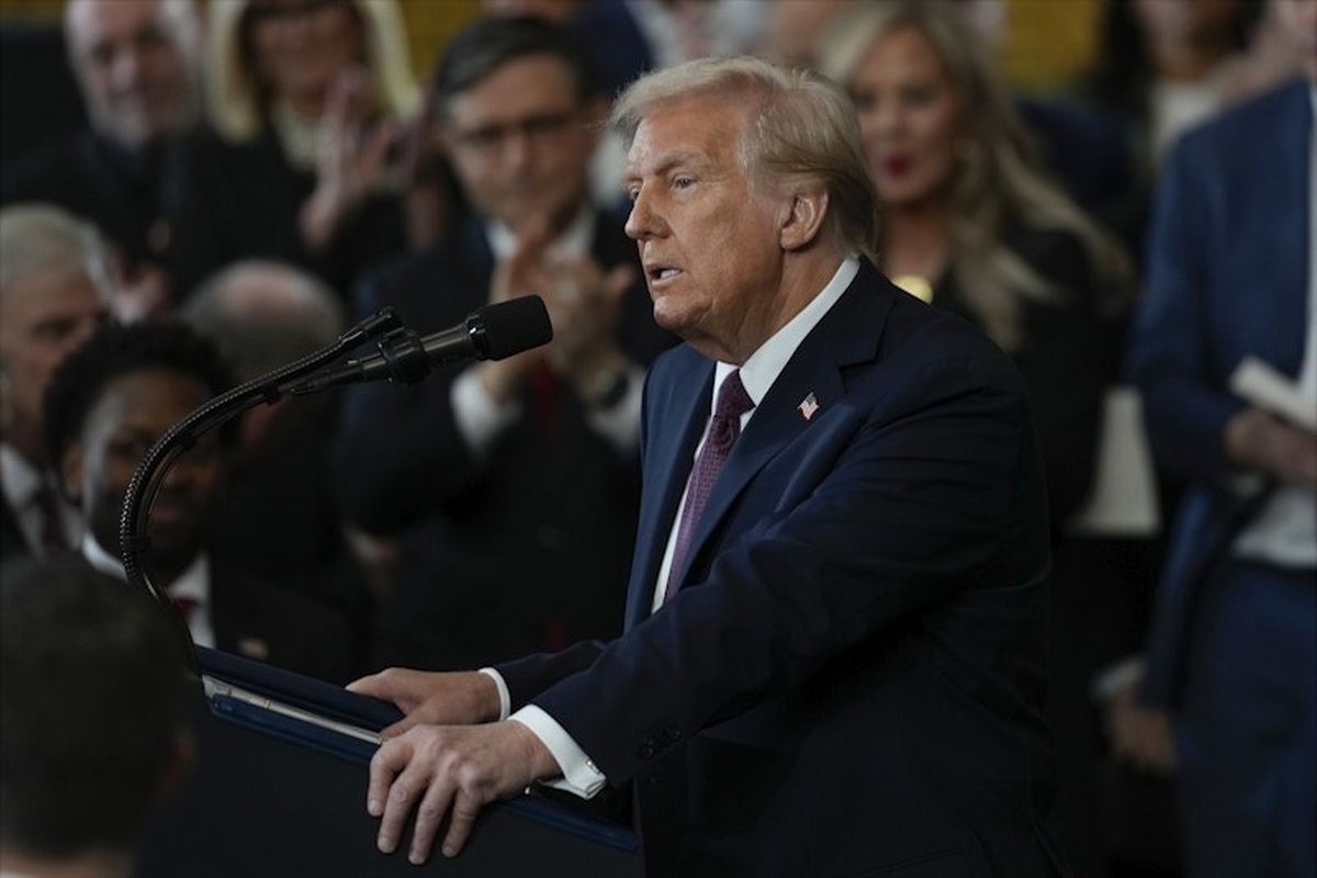 فرمان های ترامپ در روز اول ریاست : خروج آمریکا از سازمان بهداشت جهانی و توافق آب و هوایی پاریس / لغو دورکاری / عفو 1500 مهاجم به ساختمان کنگره / لغو تحریم شهرک نشینان اسرائیلی فرمان های ترامپ در روز اول ریاست : خروج آمریکا از سازمان بهداشت جهانی و توافق آب و هوایی پاریس / لغو دورکاری / عفو 1500 مهاجم به ساختمان کنگره / لغو تحریم شهرک نشینان اسرائیلی