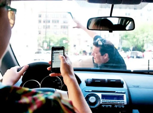 تصادف با چاشنی موبایل تصادف با چاشنی موبایل