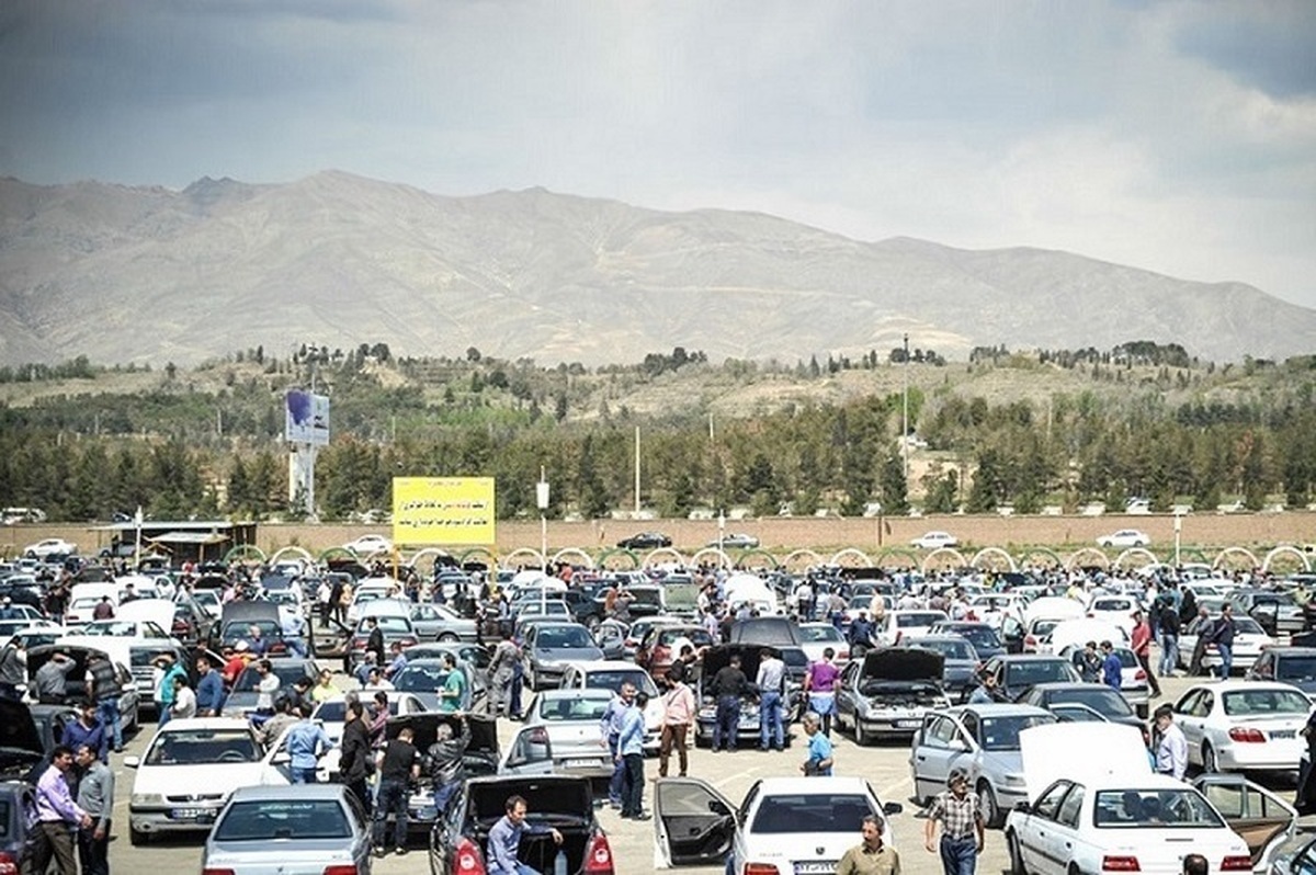 کاهش قیمت خودرو؛ فرش قرمز برای سقوط دلار کاهش قیمت خودرو؛ فرش قرمز برای سقوط دلار