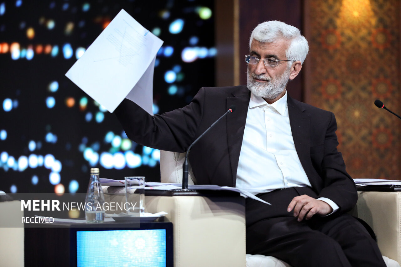 مناظره اول؛ بدون برنده، بدون پدیده /پزشکیان در دام زاکانی و قاضیزاده نیفتاد /جلیلی «سایهنشین بود»، قالیباف «متفاوت» /پورمحمدی سخنور بود اما...