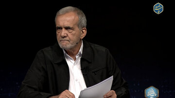 تعریف و تمجید پزشکیان از خاتمی روی آنتن زنده