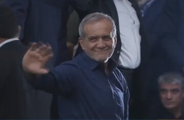 جمعیت استقبالکنندگان از پزشکیان توجهبرانگیز شد