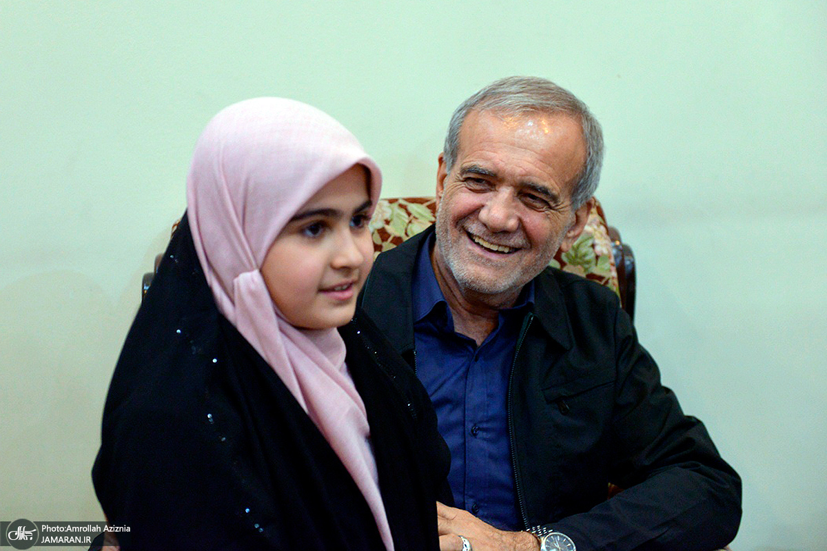 اولین تصاویر از پزشکیان در قامت رئیسجمهور ایران