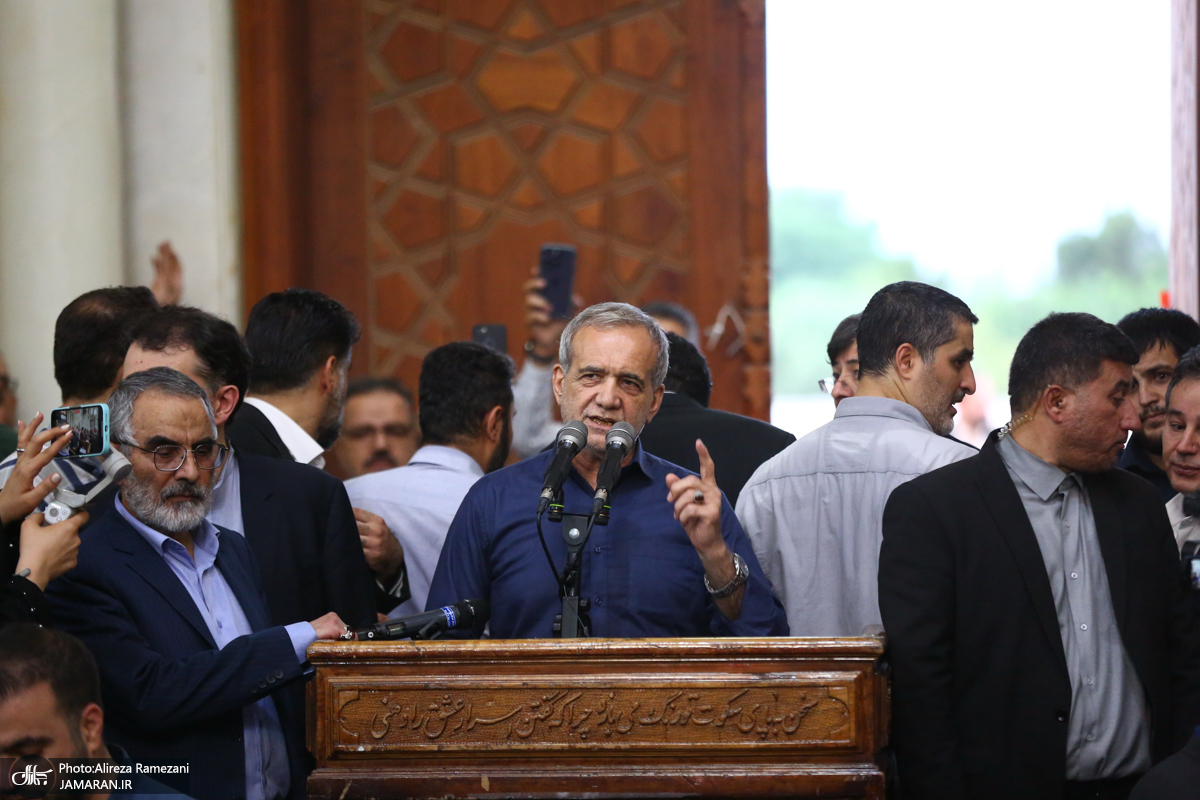 اولین تصاویر از پزشکیان در قامت رئیسجمهور ایران