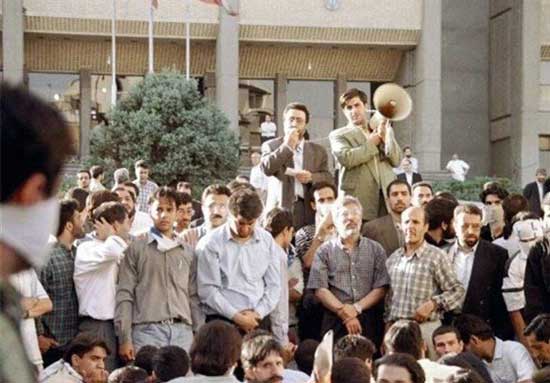 ۱۸ تیر؛ یک ریشتراش، چند دانشجو و کمی خون