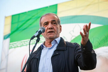 پزشکیان در دیدار با علمای اهل سنت: وحدت میان همه قومیتها و مذاهب برای حل مشکلات ضروری است پزشکیان در دیدار با علمای اهل سنت: وحدت میان همه قومیتها و مذاهب برای حل مشکلات ضروری است