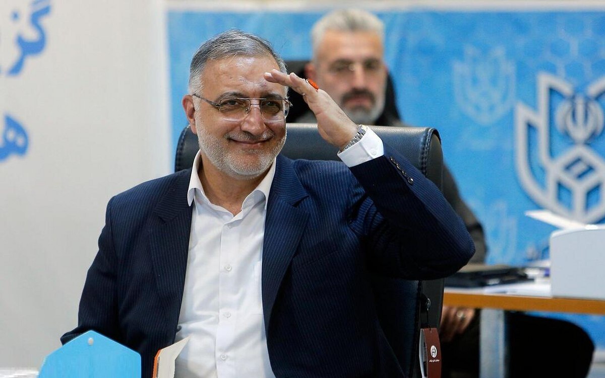 سومین سیگنال زاکانی برای انصراف: اگر خطری جبهه انقلاب را تهدید کند، بعد از پایان مناظره ها، مینشینیم و صحبت میکنیم سومین سیگنال زاکانی برای انصراف: اگر خطری جبهه انقلاب را تهدید کند، بعد از پایان مناظره ها، مینشینیم و صحبت میکنیم