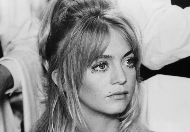 با زیباترین زنان دهه ۱۹۶۰ میلادی آشنا شوید