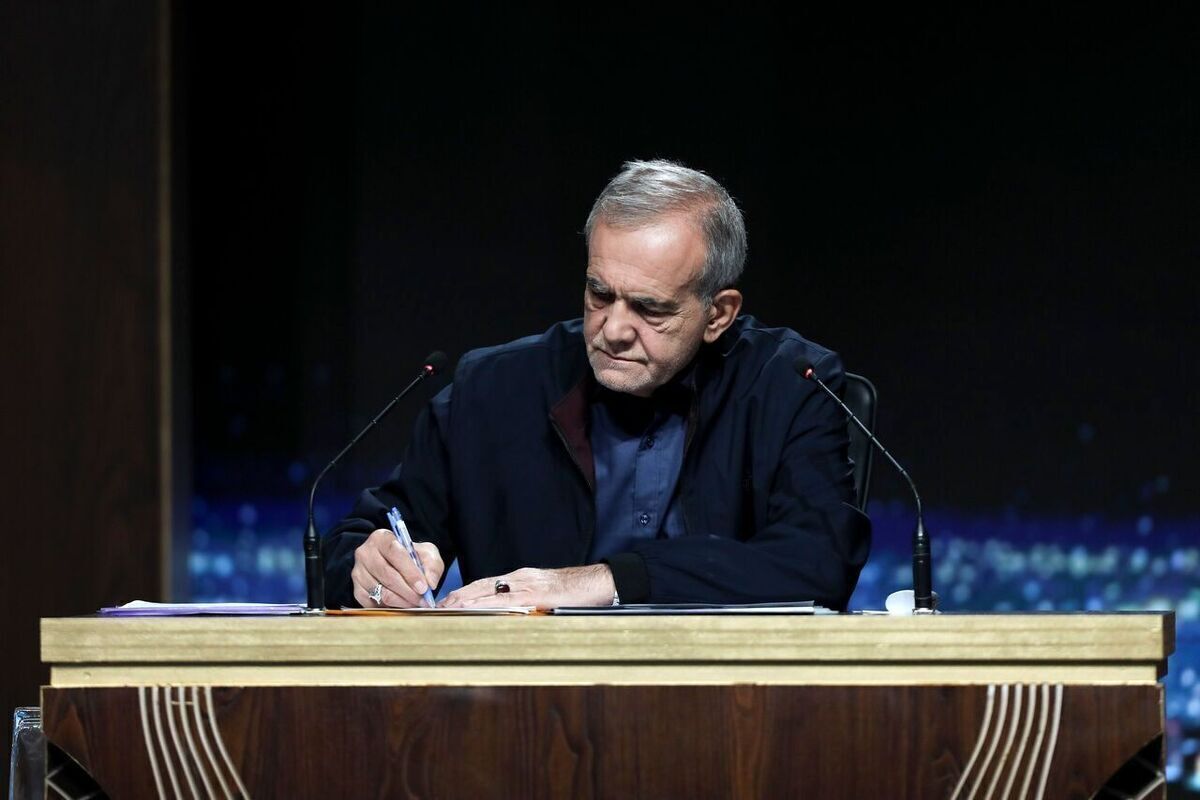 پزشکیان چه زمانی لیست کابینه را به مجلس میبرد؟