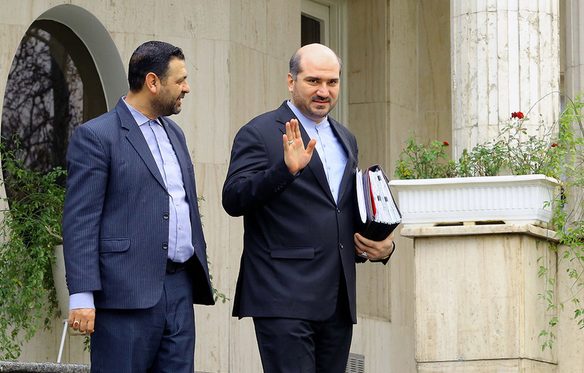 پشتپرده انتصابها و مجوزهای غیرقانونی