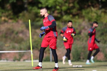 عکس | ستاره خارجی پرسپولیس قراردادش را امضا کرد عکس | ستاره خارجی پرسپولیس قراردادش را امضا کرد