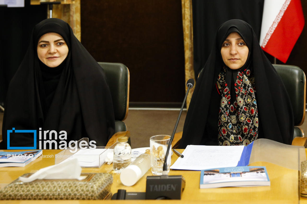 سخنان معاون جدید زنان رئیس جمهور در کنار دختر پزشکیان سخنان معاون جدید زنان رئیس جمهور در کنار دختر پزشکیان