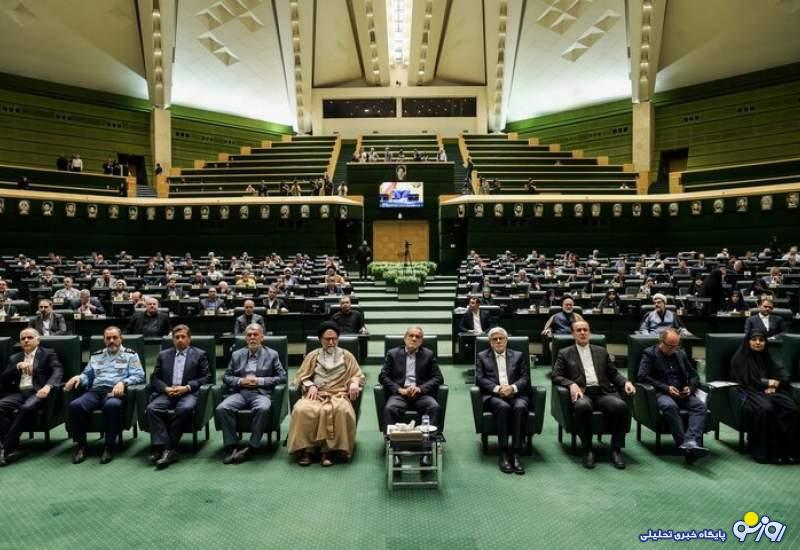 مجلس رای میدهد؟ مجلس رای میدهد؟