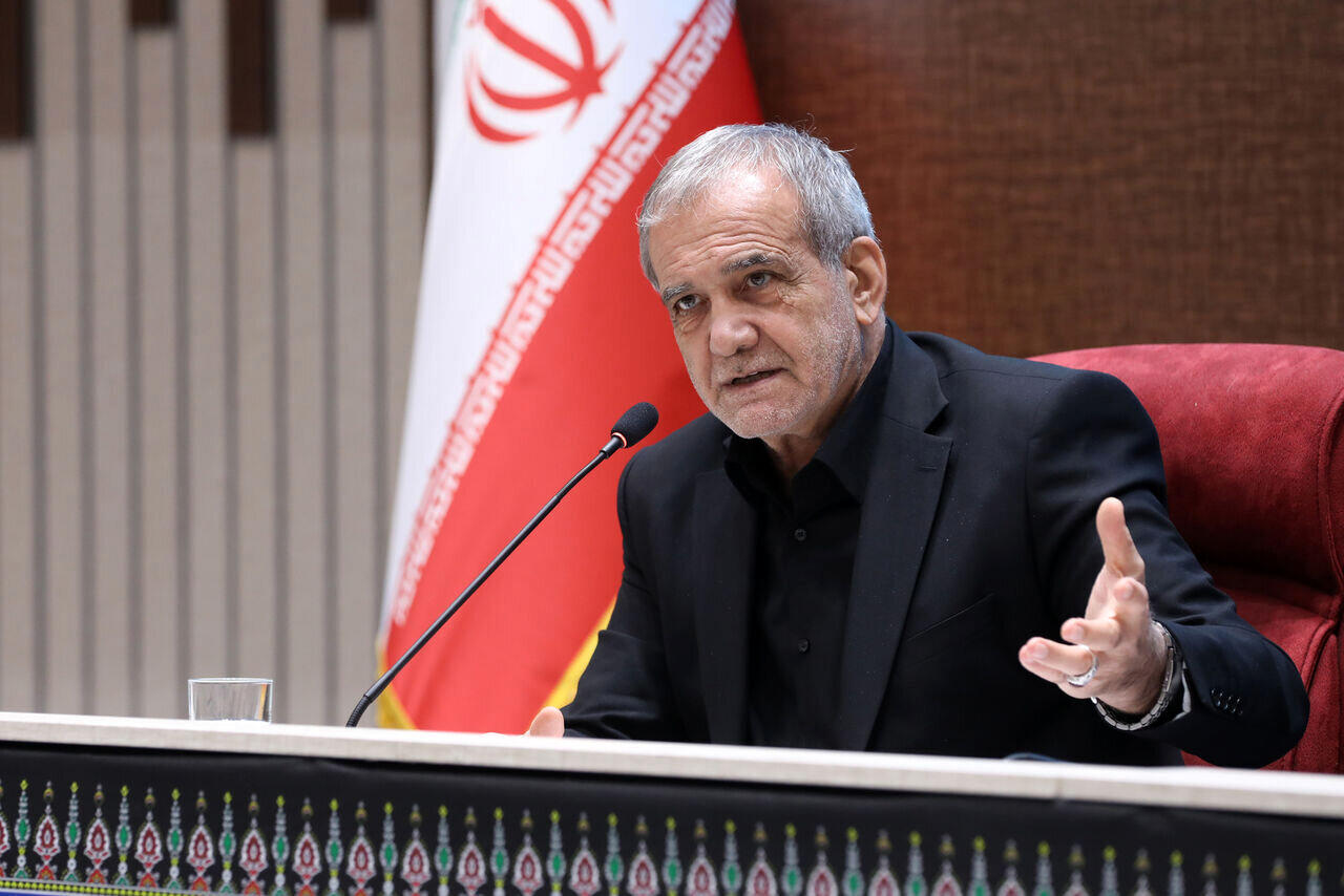 فرمان مهم پزشکیان درباره صندوقهای بازنشستگی فرمان مهم پزشکیان درباره صندوقهای بازنشستگی