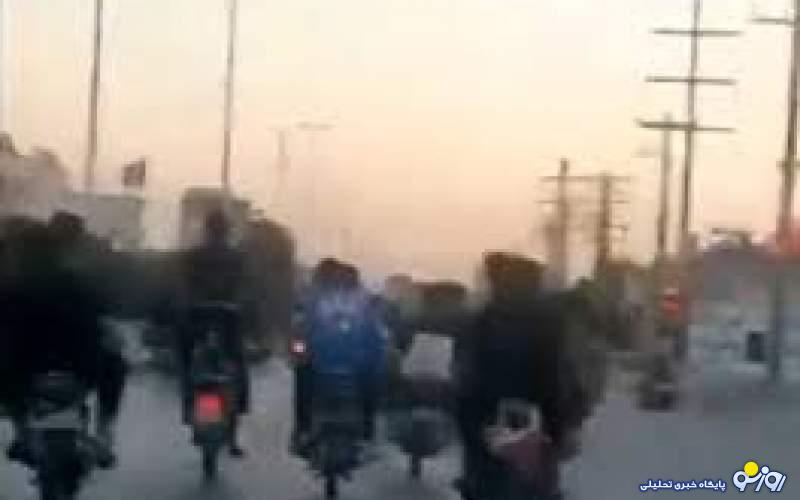 رژه وحشتناک دسته موتورسواران افغانی در کرمان رژه وحشتناک دسته موتورسواران افغانی در کرمان