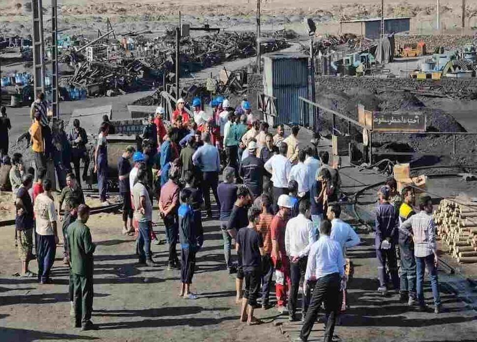 برای انفجار در معدن طبس چند نفر بازداشت شدند؟ برای انفجار در معدن طبس چند نفر بازداشت شدند؟