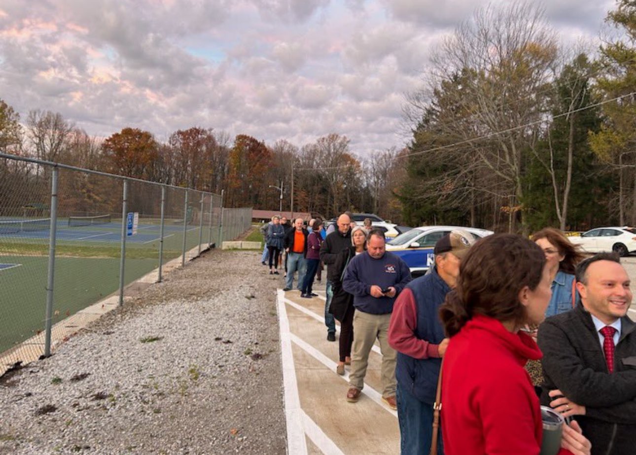 صف طولانی آمریکاییها برای شرکت در انتخابات