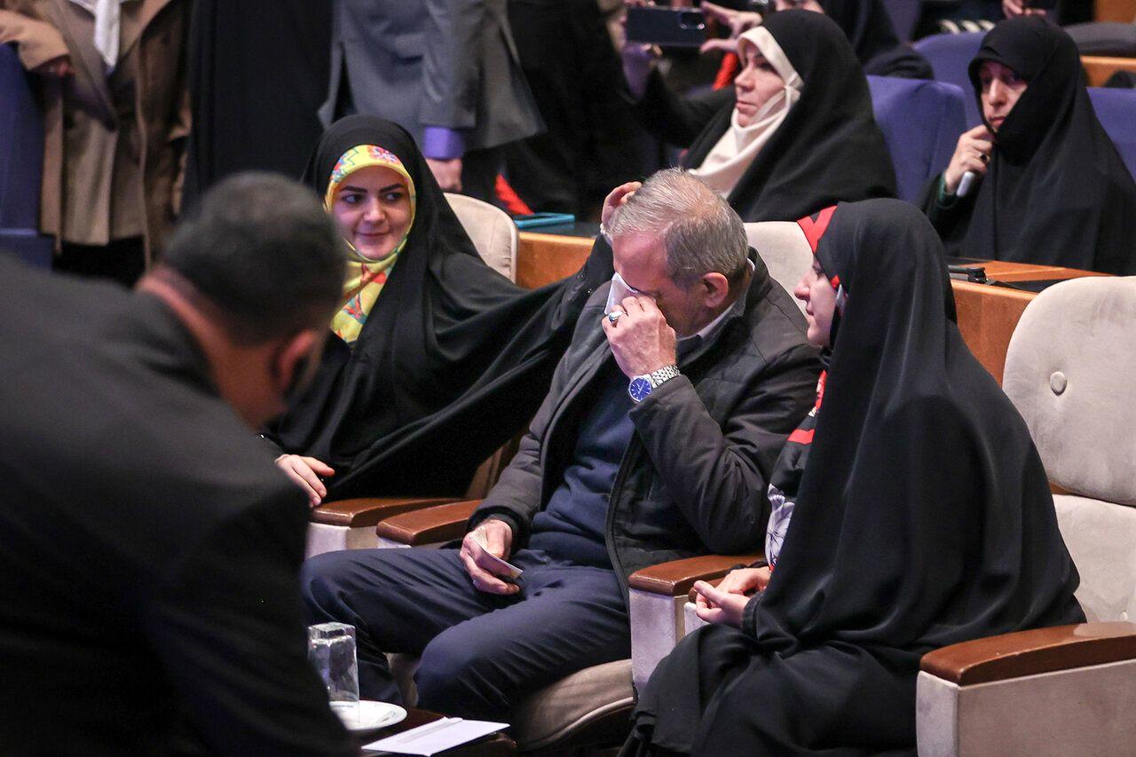 واکنش سعید محمد به اشکهای رئیس جمهور برای همسرش واکنش سعید محمد به اشکهای رئیس جمهور برای همسرش