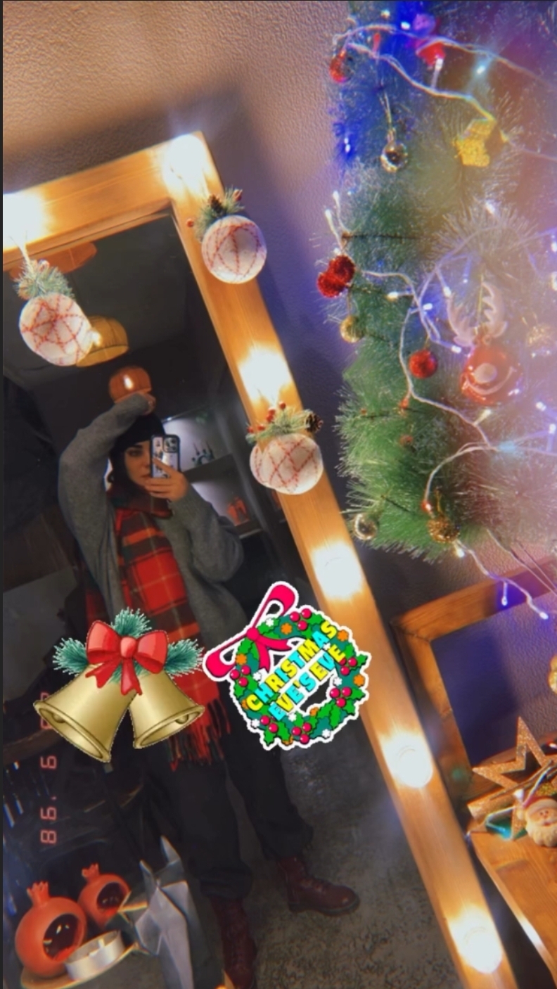 عکس متفاوت بازیگر دودکش با تم کریسمس عکس متفاوت بازیگر دودکش با تم کریسمس