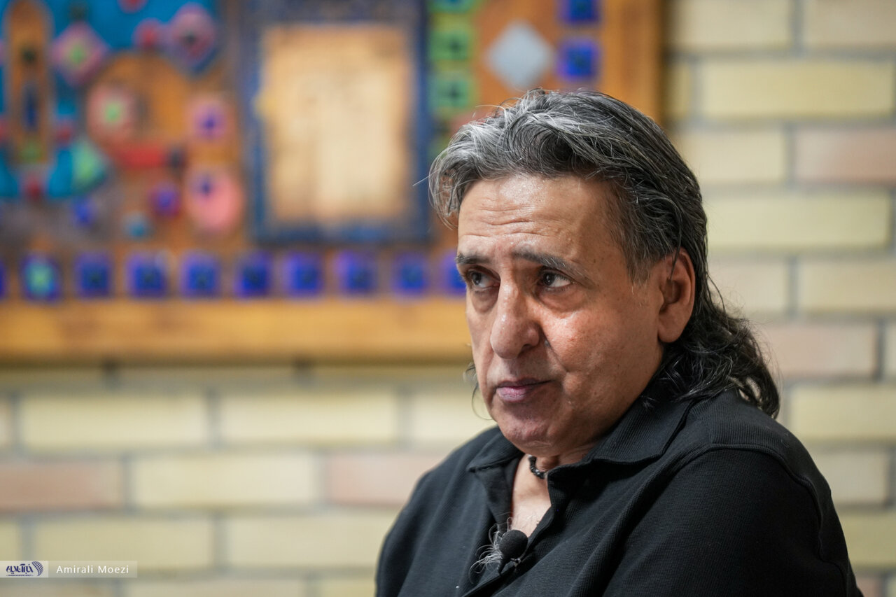 اشتباه بزرگ عابدزاده رفتن به پرسپولیس بود/این استقلال را فقط فرهاد مجیدی نجات می‌دهد