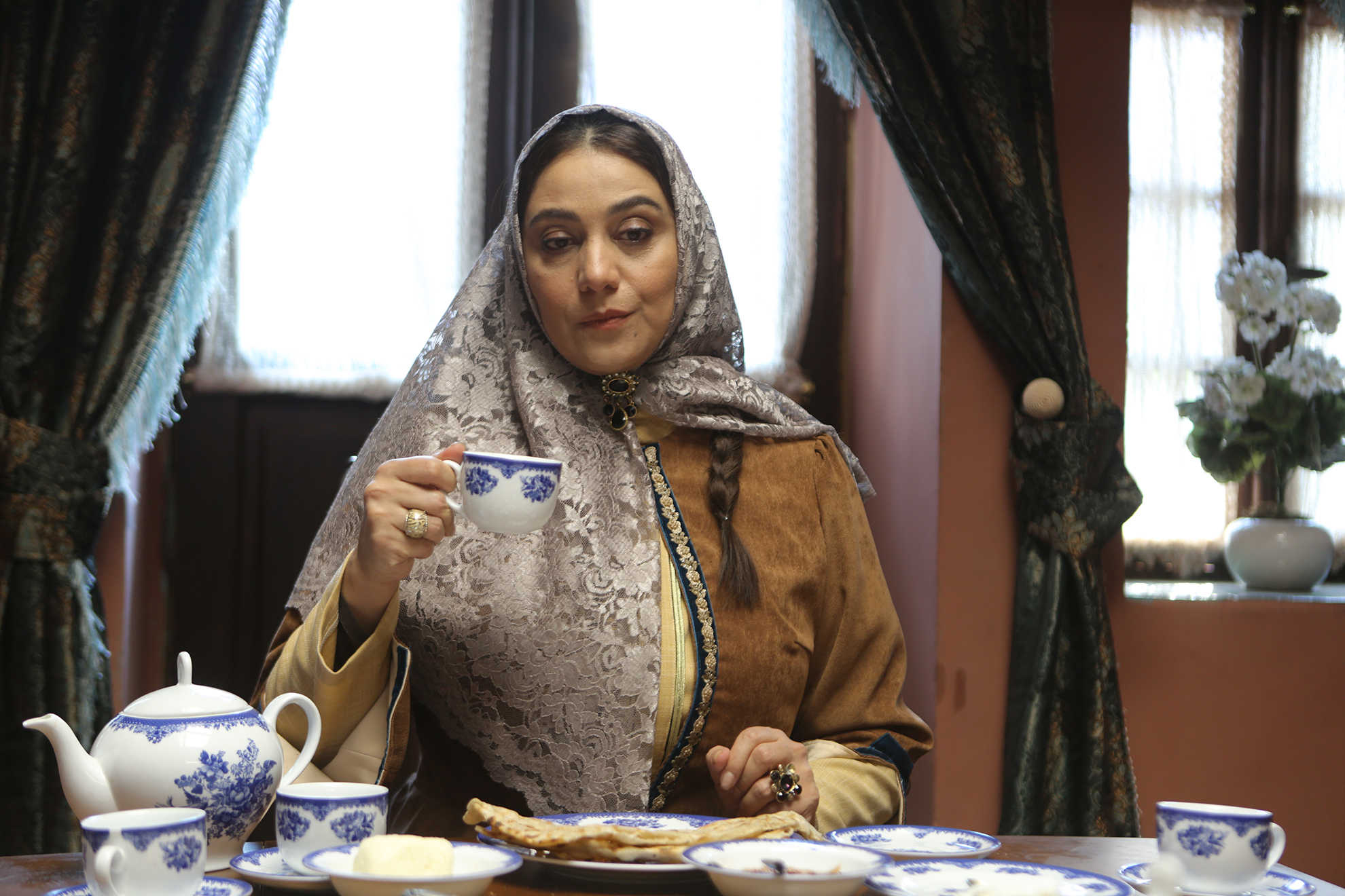 shabakeye-makhfee-shabnam-shakhes