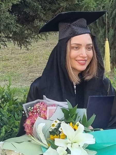 بهنوش طباطبایی در جشن فارغ التحصیلی دکترایش (عکس) بهنوش طباطبایی در جشن فارغ التحصیلی دکترایش (عکس)