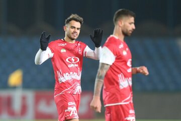 عکس| پورعلی گنجی حرف دل محمد صلاح را خواند! عکس| پورعلی گنجی حرف دل محمد صلاح را خواند!